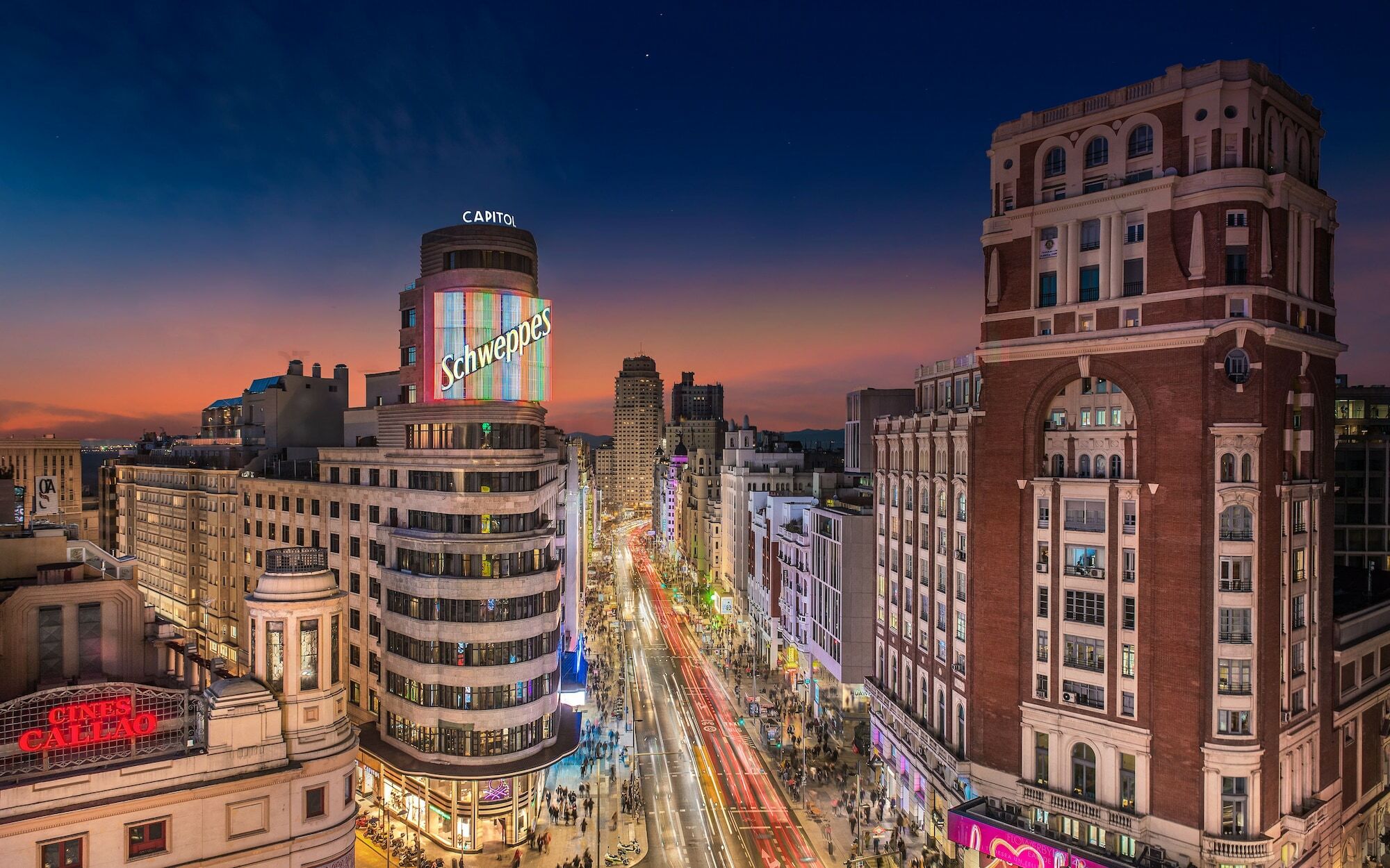 Aloft Madrid Gran Via Hotel Exterior photo